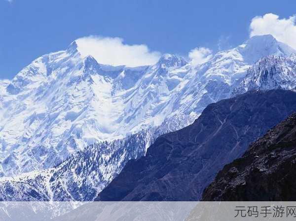 又白又大的两座峰，雪峰之巅：白色奇迹的壮丽景观