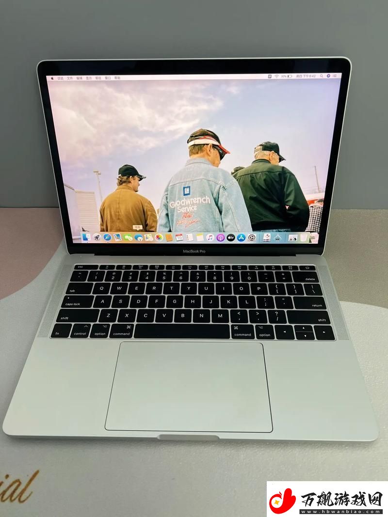 17macbookpro13炒作风潮下的科技笑话